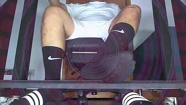 Snapshot of Alphacashmaster777 chatting on December 21, 2025, 12:18 am Alphacashmaster777 online show from December 21, 2025, 12:18 am