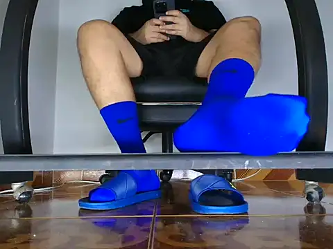 Snapshot of Alphacashmaster777 chatting on January 15, 2026, 12:32 pm Alphacashmaster777 online show from January 15, 2026, 12:32 pm