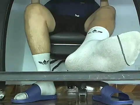 Snapshot of Alphacashmaster777 chatting on March 18, 2026, 9:40 pm Alphacashmaster777 online show from March 18, 2026, 9:40 pm