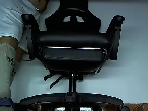 Snapshot of Alphacashmaster777 chatting on March 27, 2026, 3:12 am Alphacashmaster777 online show from March 27, 2026, 3:12 am