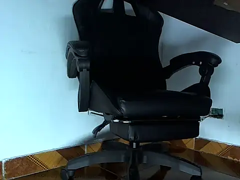 Snapshot of Alphacashmaster777 chatting on April 1, 2026, 6:14 am Alphacashmaster777 online show from April 1, 2026, 6:14 am