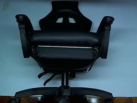 Snapshot of Alphacashmaster777 chatting on April 13, 2026, 4:29 am Alphacashmaster777 online show from April 13, 2026, 4:29 am