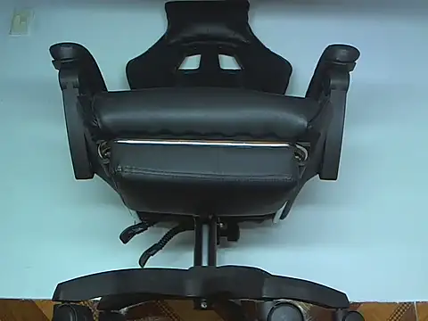 Snapshot of Alphacashmaster777 chatting on April 15, 2026, 2:46 pm Alphacashmaster777 online show from April 15, 2026, 2:46 pm