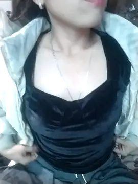 tieutam122 online show from January 10, 2026, 9:11 am