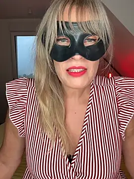 SophieFinely online show from July 17, 2026, 6:24 pm