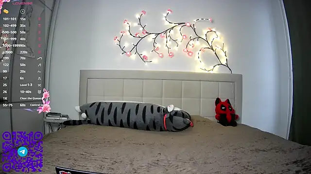 ArianeRandy online show from April 14, 2026, 3:07 pm