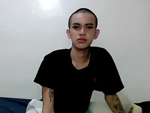 superhotbabe online show from November 26, 2025, 8:04 am