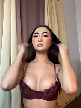 Diannellove online show from June 6, 2026, 4:44 pm