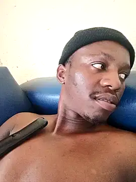 Snapshot of KwaBhebhelicious chatting on December 17, 2025, 7:14 am KwaBhebhelicious online show from December 17, 2025, 7:14 am