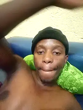 Snapshot of KwaBhebhelicious chatting on December 17, 2025, 7:53 pm KwaBhebhelicious online show from December 17, 2025, 7:53 pm