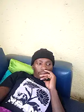 Snapshot of KwaBhebhelicious chatting on December 18, 2025, 10:21 am KwaBhebhelicious online show from December 18, 2025, 10:21 am