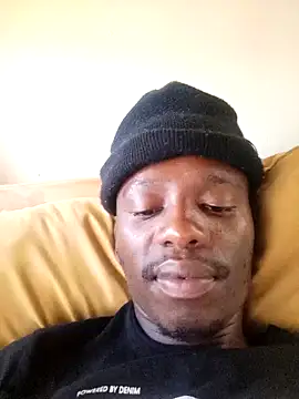 Snapshot of KwaBhebhelicious chatting on December 19, 2025, 10:33 am KwaBhebhelicious online show from December 19, 2025, 10:33 am