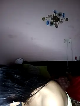 your-Mia07 online show from December 15, 2025, 9:52 pm