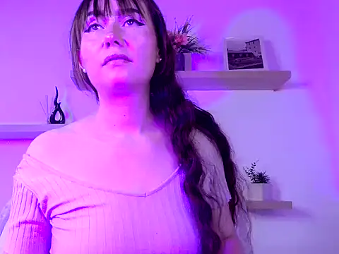 tiffanyrose03 online show from January 8, 2026, 8:55 pm