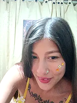 Snapshot of Roslin-nix2 chatting on November 29, 2025, 9:18 pm Roslin-nix2 online show from November 29, 2025, 9:18 pm