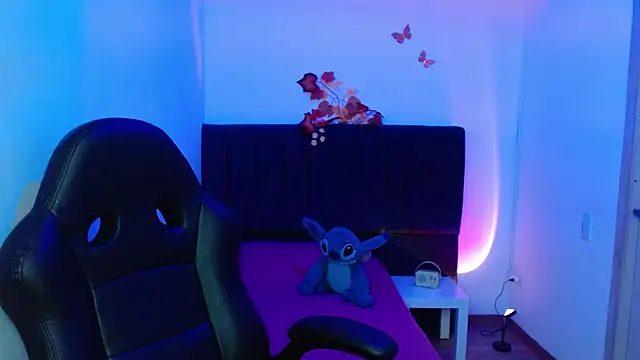 CherryBloom   online show from December 19, 2025, 1:56 am