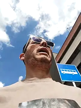 Fuegosutil online show from January 7, 2026, 3:25 pm