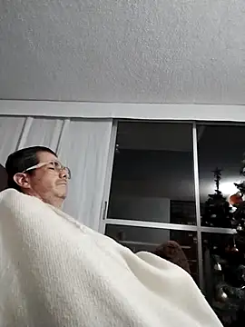 Fuegosutil online show from January 9, 2026, 5:10 am