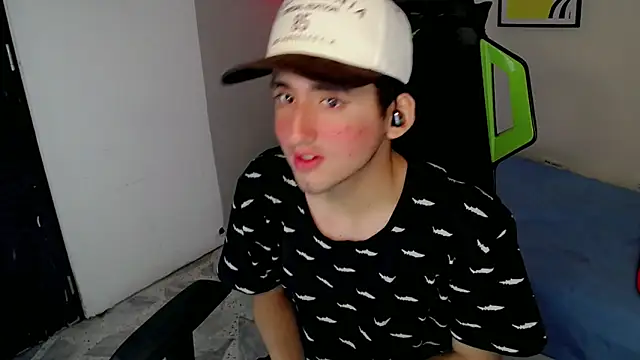 Snapshot of Fernan_flow chatting on November 30, 2025, 3:10 am Fernan flow online show from November 30, 2025, 3:10 am