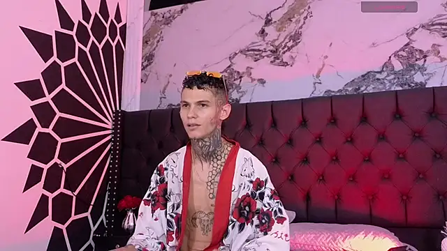 Paulo 527 online show from April 6, 2026, 4:21 am