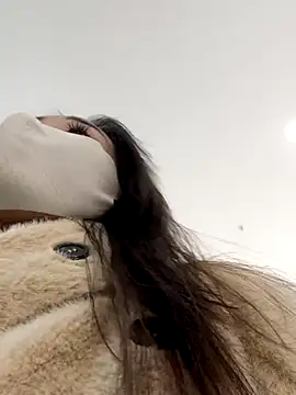 Seven-017 online show from December 18, 2025, 5:13 am