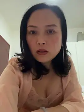 Snapshot of TL-46 chatting on December 18, 2025, 1:39 pm TL-46 online show from December 18, 2025, 1:39 pm