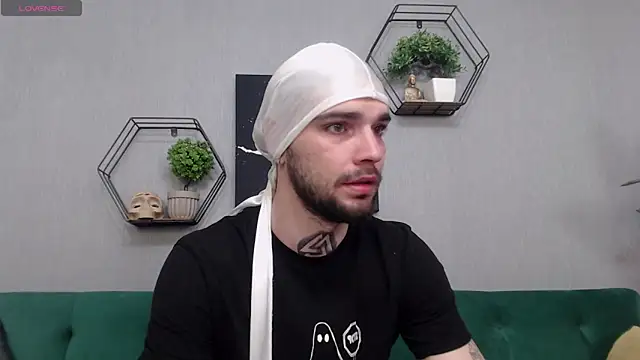 KaneHunter online show from April 15, 2026, 5:42 pm