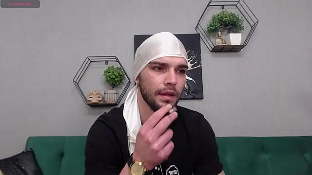 KaneHunter online show from April 15, 2026, 7:58 pm