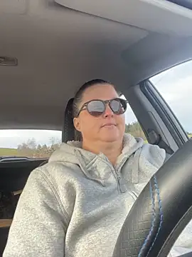 bea french curvy online show from February 6, 2026, 9:23 am