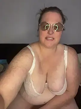 bea french curvy online show from April 9, 2026, 8:25 pm