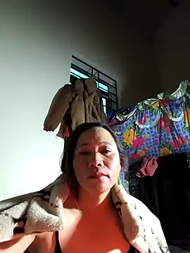 Snapshot of Let-zo chatting on November 28, 2025, 11:29 pm Let-zo online show from November 28, 2025, 11:29 pm