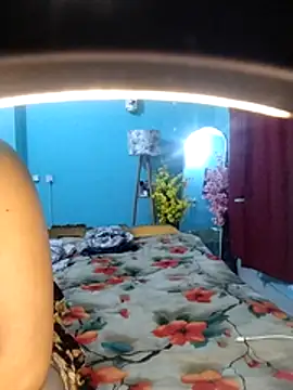 priya2098 online show from July 8, 2026, 6:12 pm