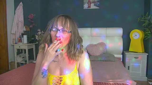 Snapshot of Cougar_Milff chatting on May 6, 2026, 4:12 pm Cougar Milff online show from May 6, 2026, 4:12 pm