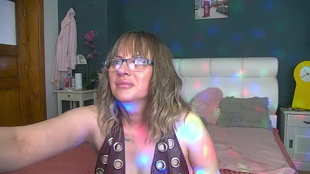 Snapshot of Cougar_Milff chatting on May 8, 2026, 4:12 pm Cougar Milff online show from May 8, 2026, 4:12 pm