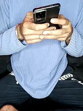 Snapshot of kisses-onmy-body chatting on December 2, 2025, 12:10 pm kisses-onmy-body online show from December 2, 2025, 12:10 pm