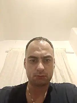 Snapshot of Aaroonbi chatting on July 30, 2026, 2:43 am Aaroonbi online show from July 30, 2026, 2:43 am