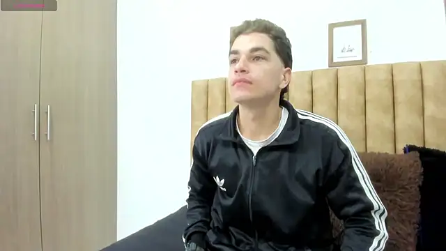 Snapshot of AUSTIN-PRRR chatting on December 1, 2025, 1:38 pm AUSTIN-PRRR online show from December 1, 2025, 1:38 pm