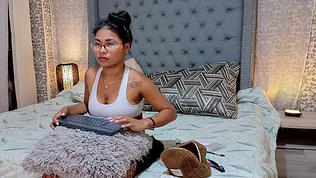 Snapshot of Miaa_Collinss chatting on November 29, 2025, 8:34 pm Miaa Collinss online show from November 29, 2025, 8:34 pm