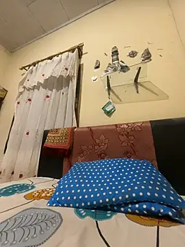 aril200117 online show from February 17, 2026, 6:47 pm