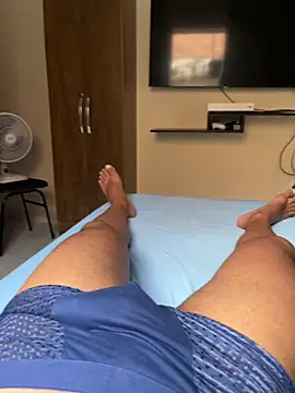 Snapshot of Reenanx chatting on December 1, 2025, 8:25 pm Reenanx online show from December 1, 2025, 8:25 pm