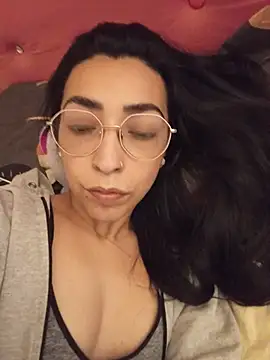 Yani-14 online show from May 17, 2026, 4:10 am