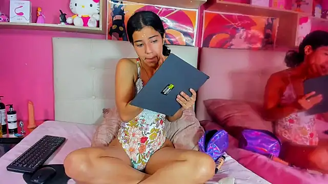 Snapshot of peachrouge chatting on February 9, 2026, 3:49 pm peachrouge online show from February 9, 2026, 3:49 pm