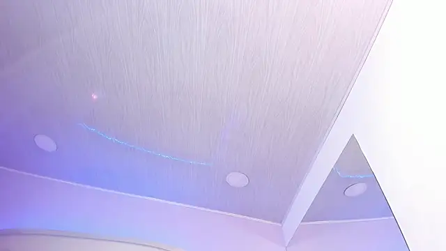 salome moon  online show from April 9, 2026, 11:48 am