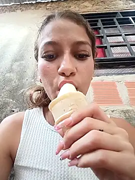 Vanneskk online show from March 18, 2026, 7:39 pm