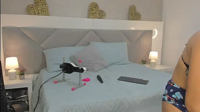 Valery jame online show from April 12, 2026, 4:01 pm