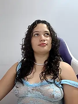 Snapshot of Alana_444 chatting on August 5, 2026, 2:58 am Alana 444 online show from August 5, 2026, 2:58 am