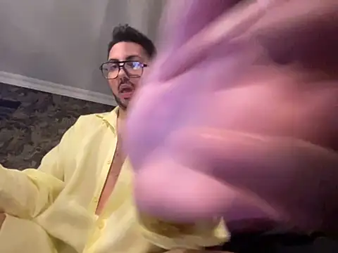 Snapshot of mcylzsd chatting on November 28, 2025, 12:19 pm mcylzsd online show from November 28, 2025, 12:19 pm