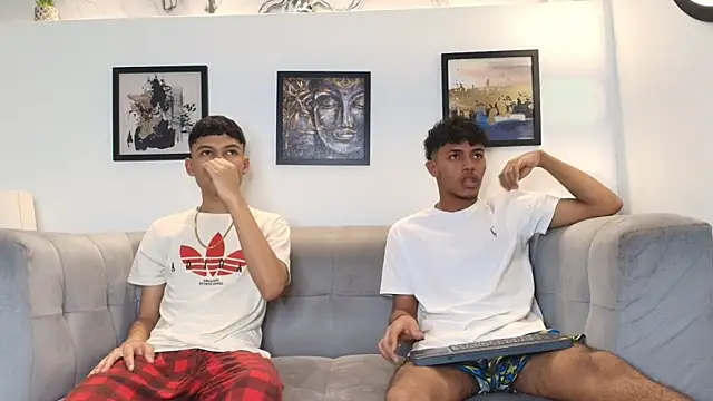 Snapshot of COUPLES_BOYS chatting on February 14, 2026, 1:35 am COUPLES BOYS online show from February 14, 2026, 1:35 am