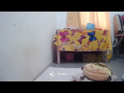 hottiemama69 online show from July 28, 2026, 3:02 am