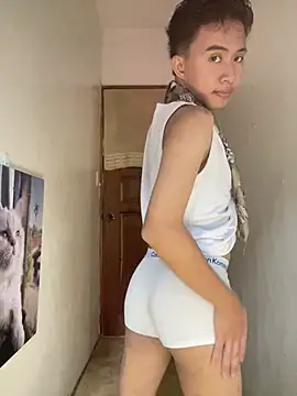 asiantwink0000 online show from February 3, 2026, 6:11 am